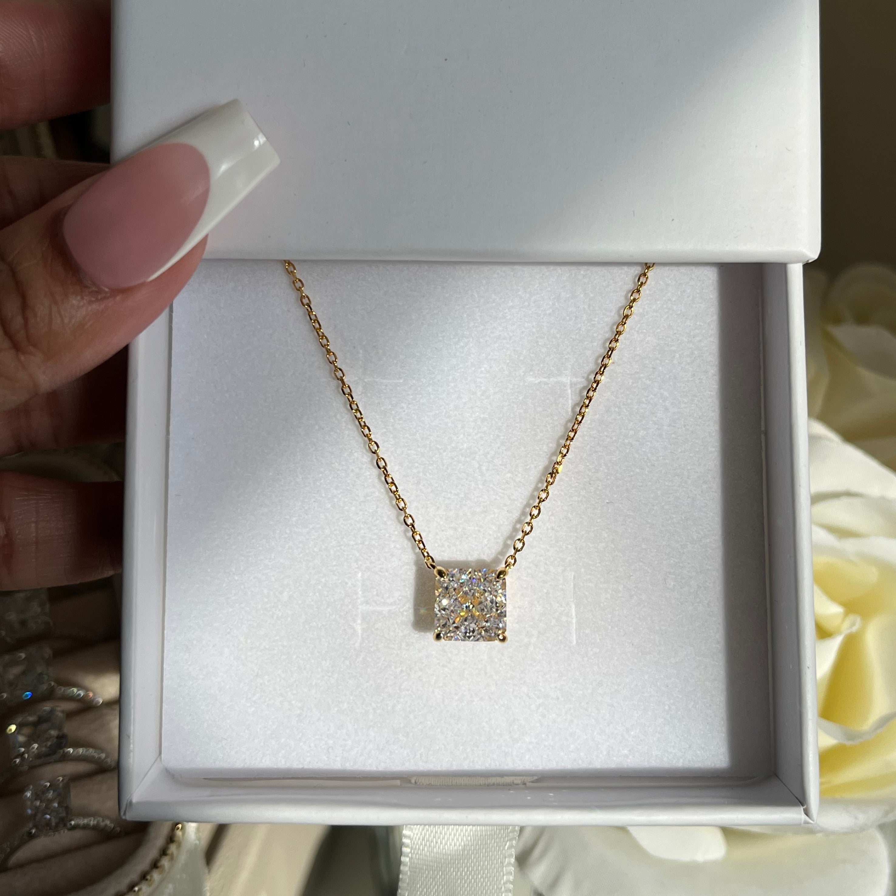 ISLA RADIANT SQUARE CUT 18K GOLD DIAMOND NECKLACE - Luxora London