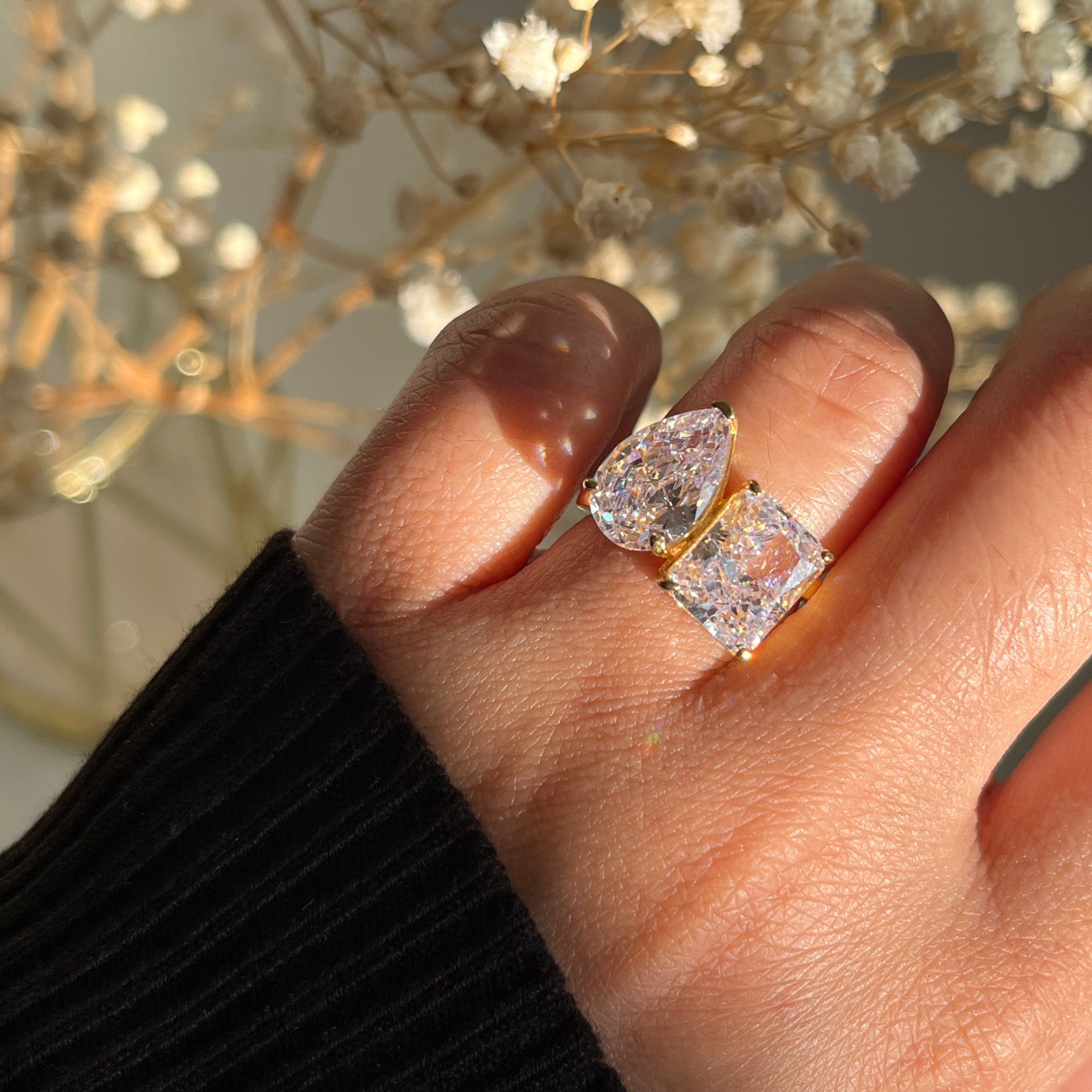 Siyanna 18K Gold Diamond Engagement Ring - Luxora London