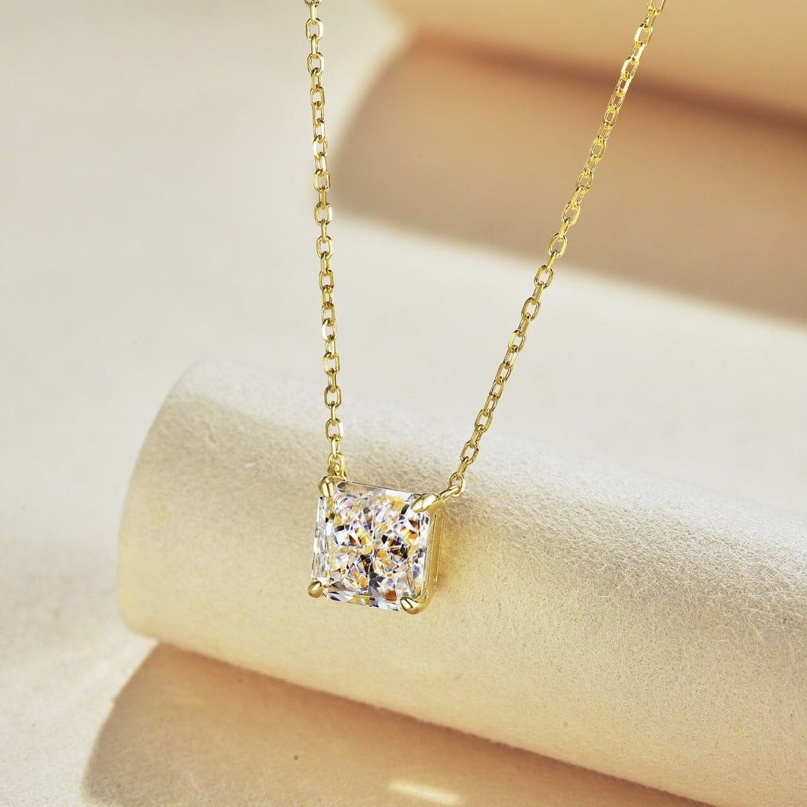 ISLA RADIANT SQUARE CUT 18K GOLD DIAMOND NECKLACE - Luxora London